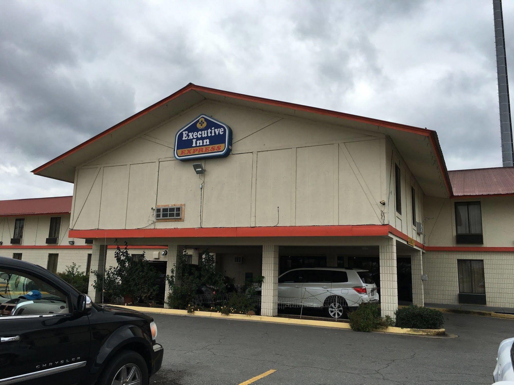 Executive Inn Pine Bluff Exterior foto
